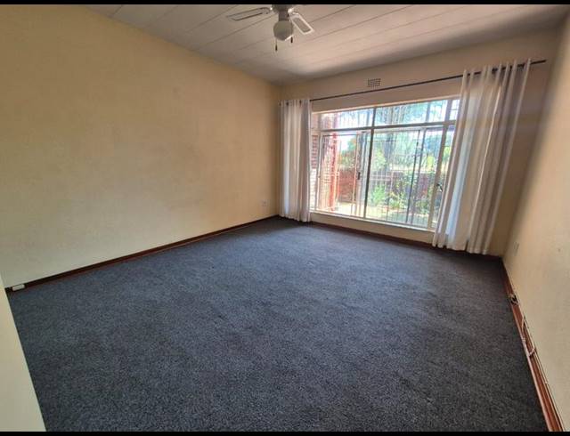 2 BEDROOM TOWNHOUSE FOR SALE IN NEW REDRUTH